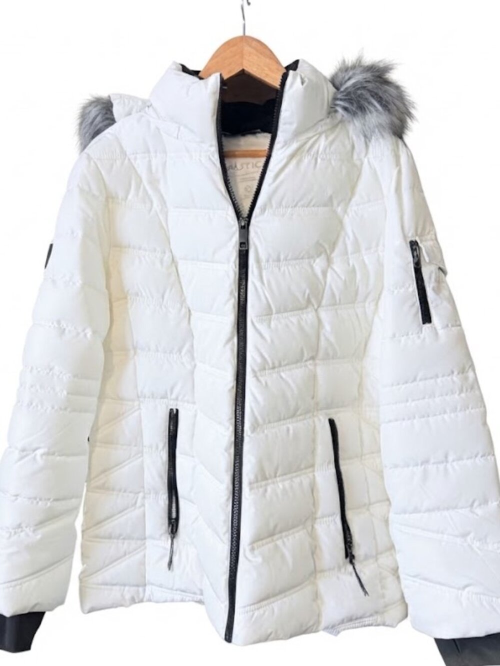Nautica Ladies White Quilted Puffer Jacket Faux Fur Hood
